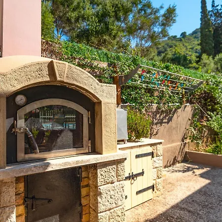 Kadith Agios Gordios Holiday home *